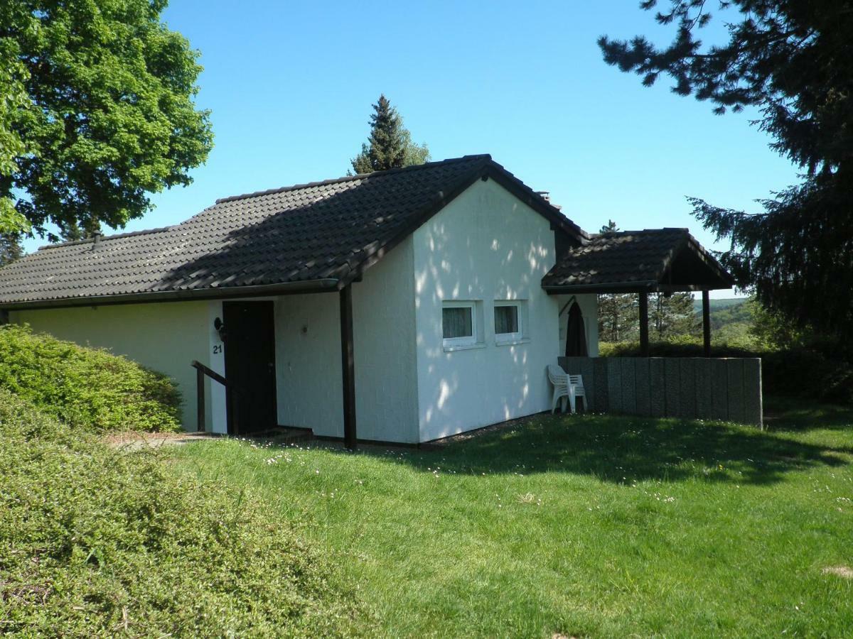 Blick In Die Suedeifel Biersdorf Esterno foto