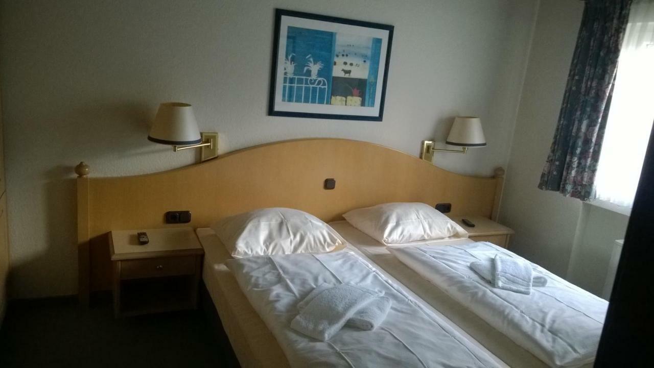 Blick In Die Suedeifel Biersdorf Esterno foto