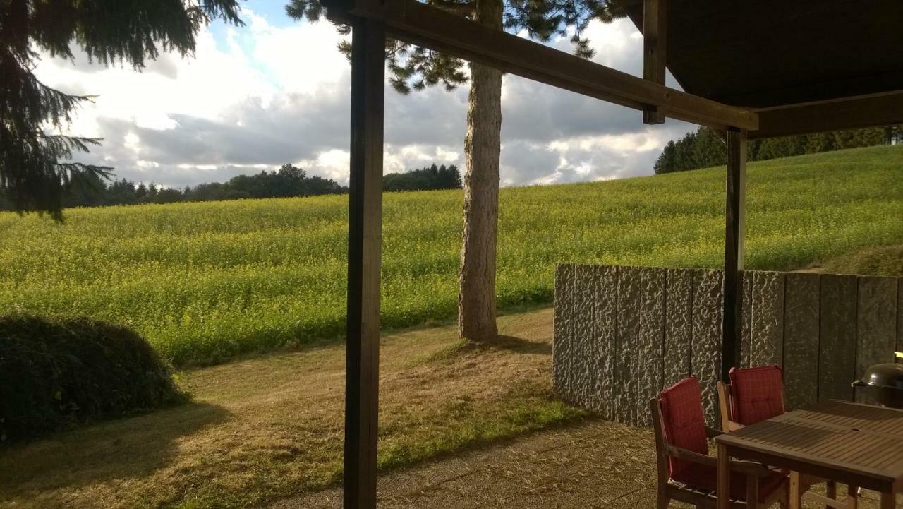 Blick In Die Suedeifel Biersdorf Esterno foto