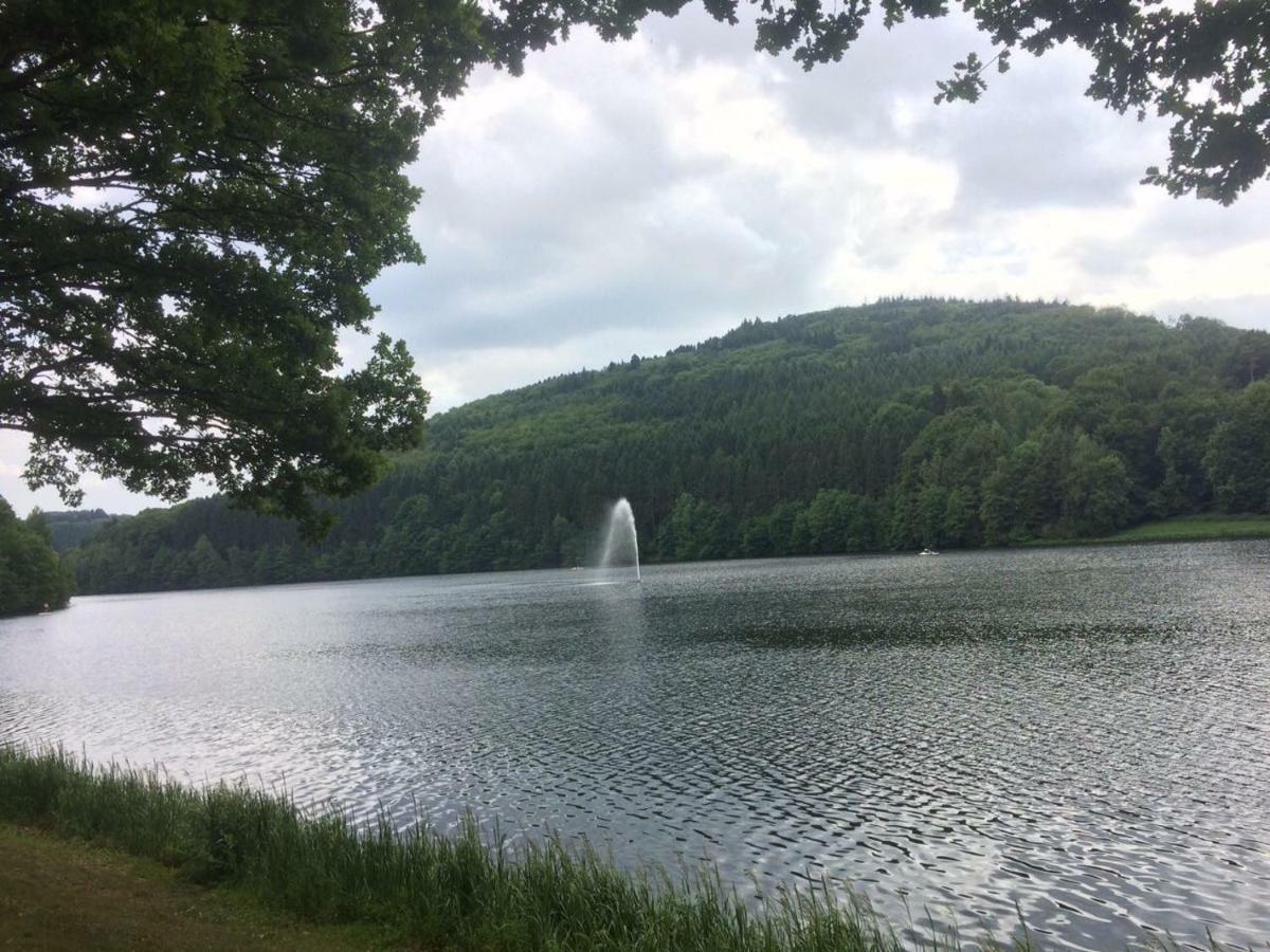Blick In Die Suedeifel Biersdorf Esterno foto